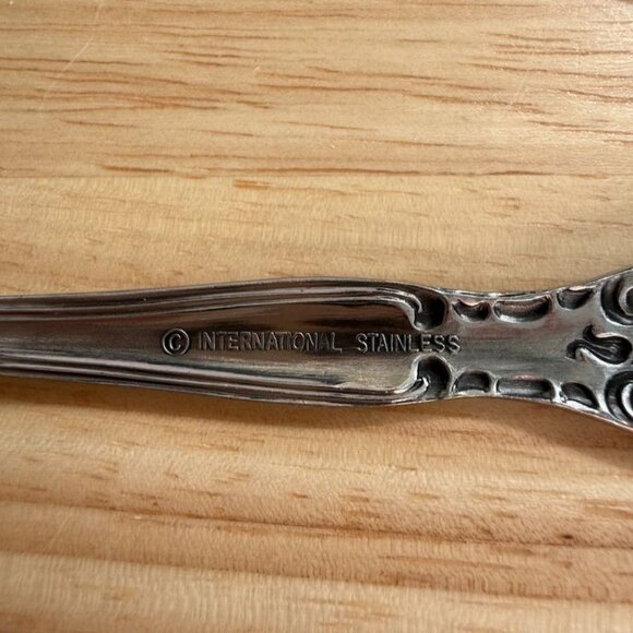 Vtg International INS154  3 Serving Spoons Solid Roses Stainless Flatware 8" - Picture 9 of 11